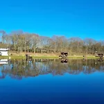 8 Person In Hovborg-by Traum