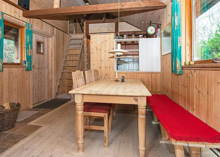 8 Person In Hovborg-by Traum *